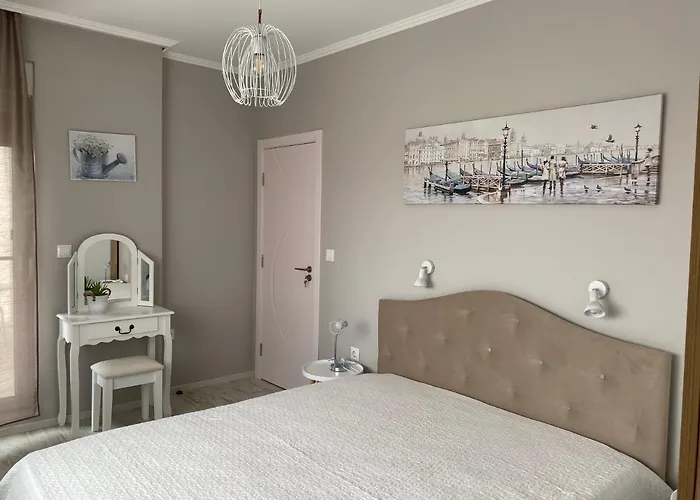 Apartment In Complex Panorama *