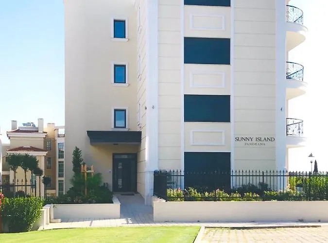 Apartment In Complex Panorama *