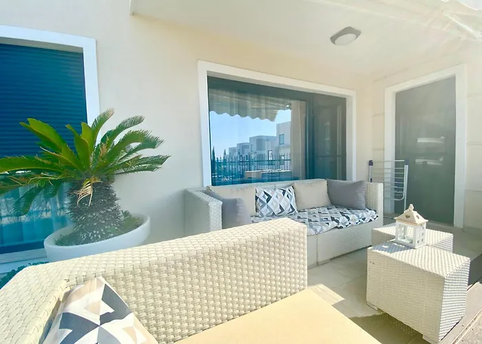 In Complex Panorama Apartment Chernomorets